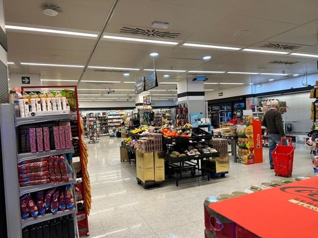 Bedrijf te koop in Estepona - € 2.300.000 (Ref: 9677217)