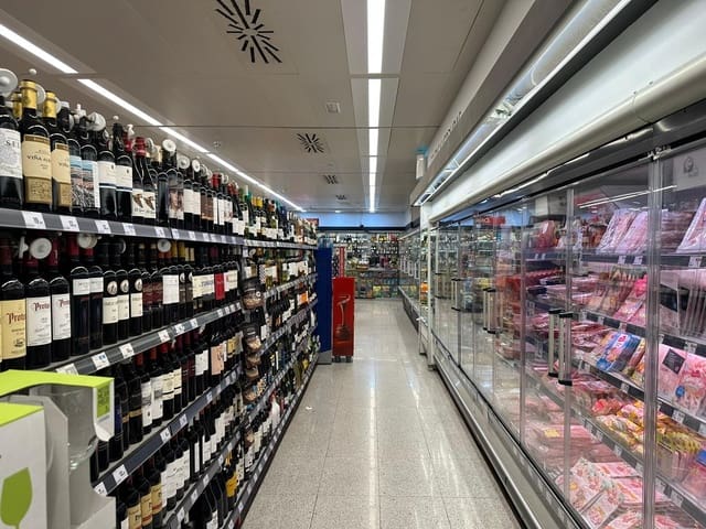 Bedrijf te koop in Estepona - € 2.300.000 (Ref: 9677217)