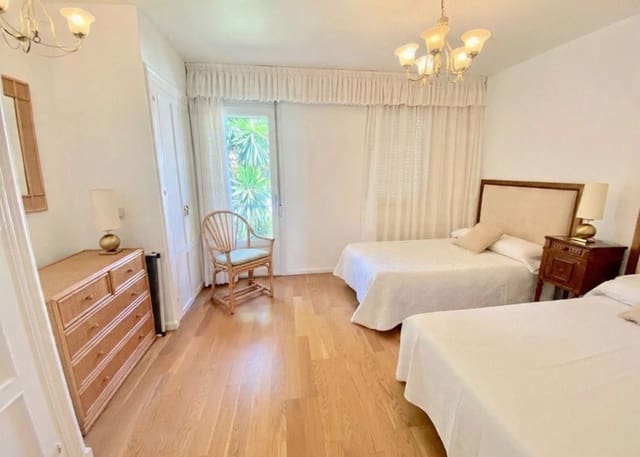 5 chambre Maison de Ville à vendre à Estepona - 895 000 € (Ref: 9677222)