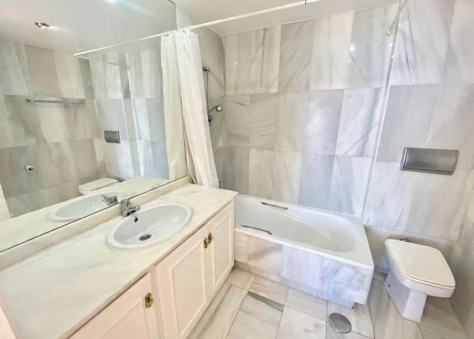 5 chambre Maison de Ville à vendre à Estepona - 895 000 € (Ref: 9677222)