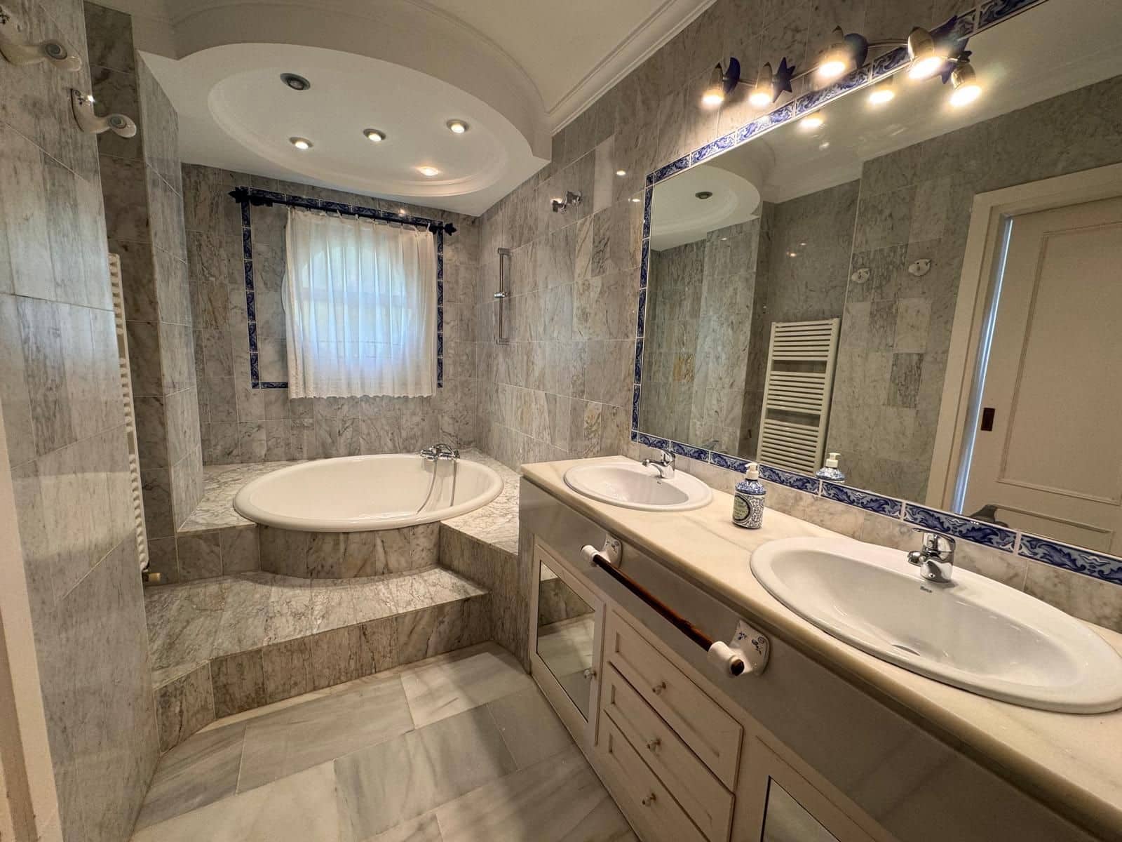 3 sovrum Semi-fristående Villa till salu i Manilva - 570 000 € (Ref: 9677225)