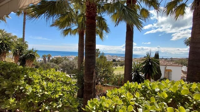 3 sovrum Semi-fristående Villa till salu i Manilva - 570 000 € (Ref: 9677225)