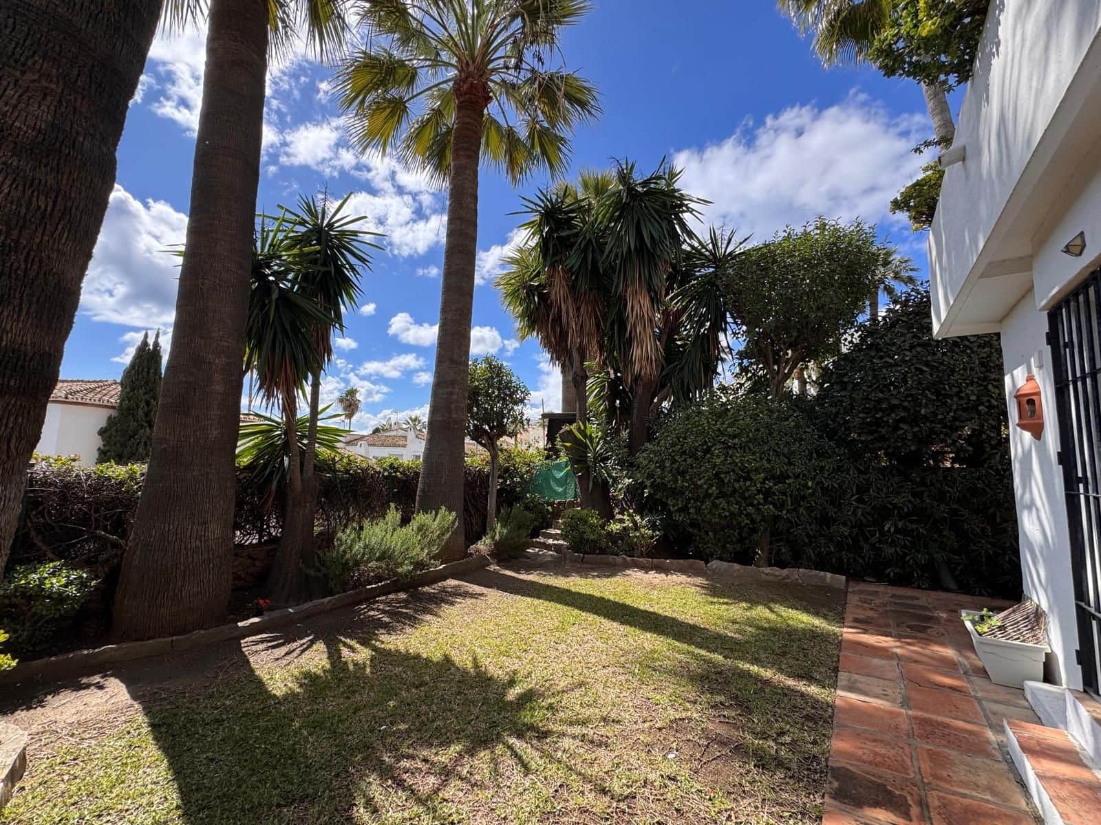 3 sovrum Semi-fristående Villa till salu i Manilva - 570 000 € (Ref: 9677225)