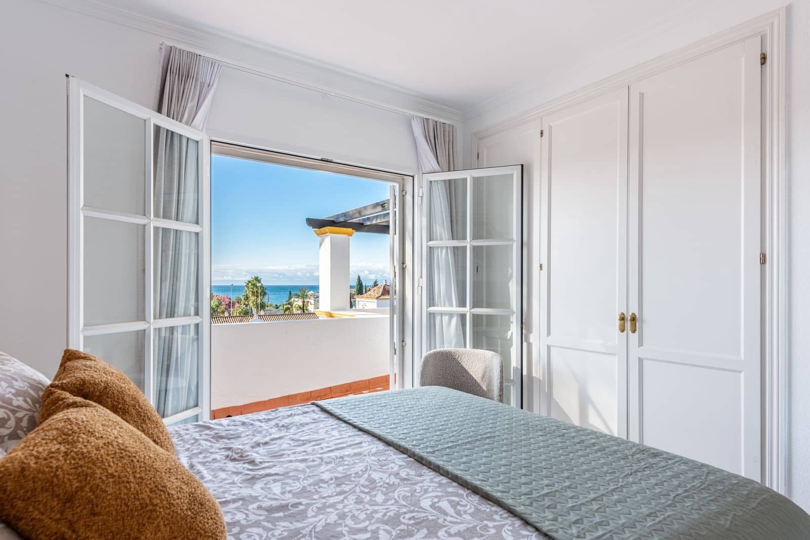 4 sovrum Hus till salu i New Golden Mile - 550 000 € (Ref: 9677227)