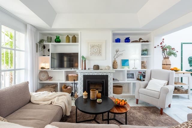 4 sovrum Hus till salu i New Golden Mile, Estepona - 550 000 € (Ref: 9677227)