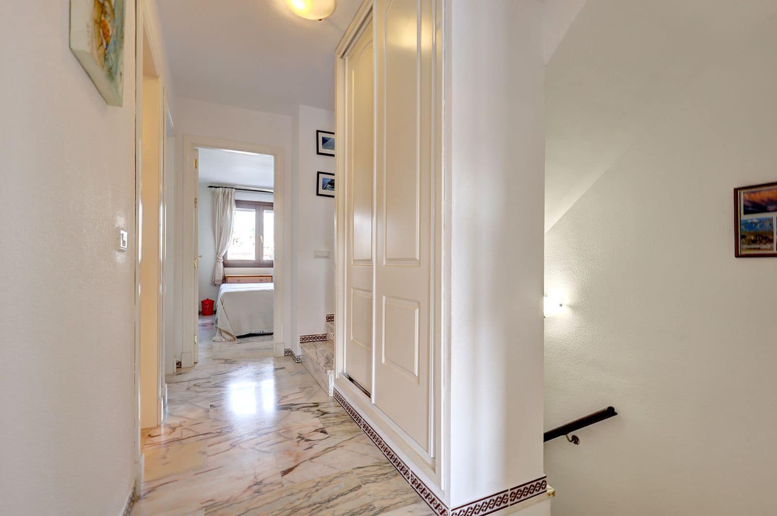 4 quarto Casa em Banda para venda em La Duquesa / Puerto de la Duquesa - 450 000 € (Ref: 9677229)