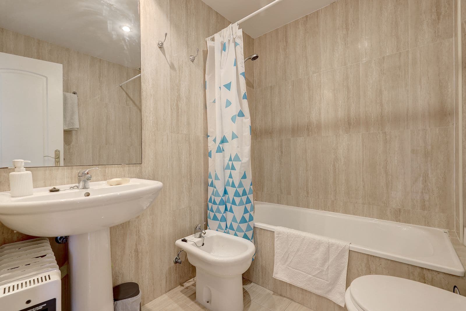 4 quarto Casa em Banda para venda em La Duquesa / Puerto de la Duquesa - 450 000 € (Ref: 9677229)