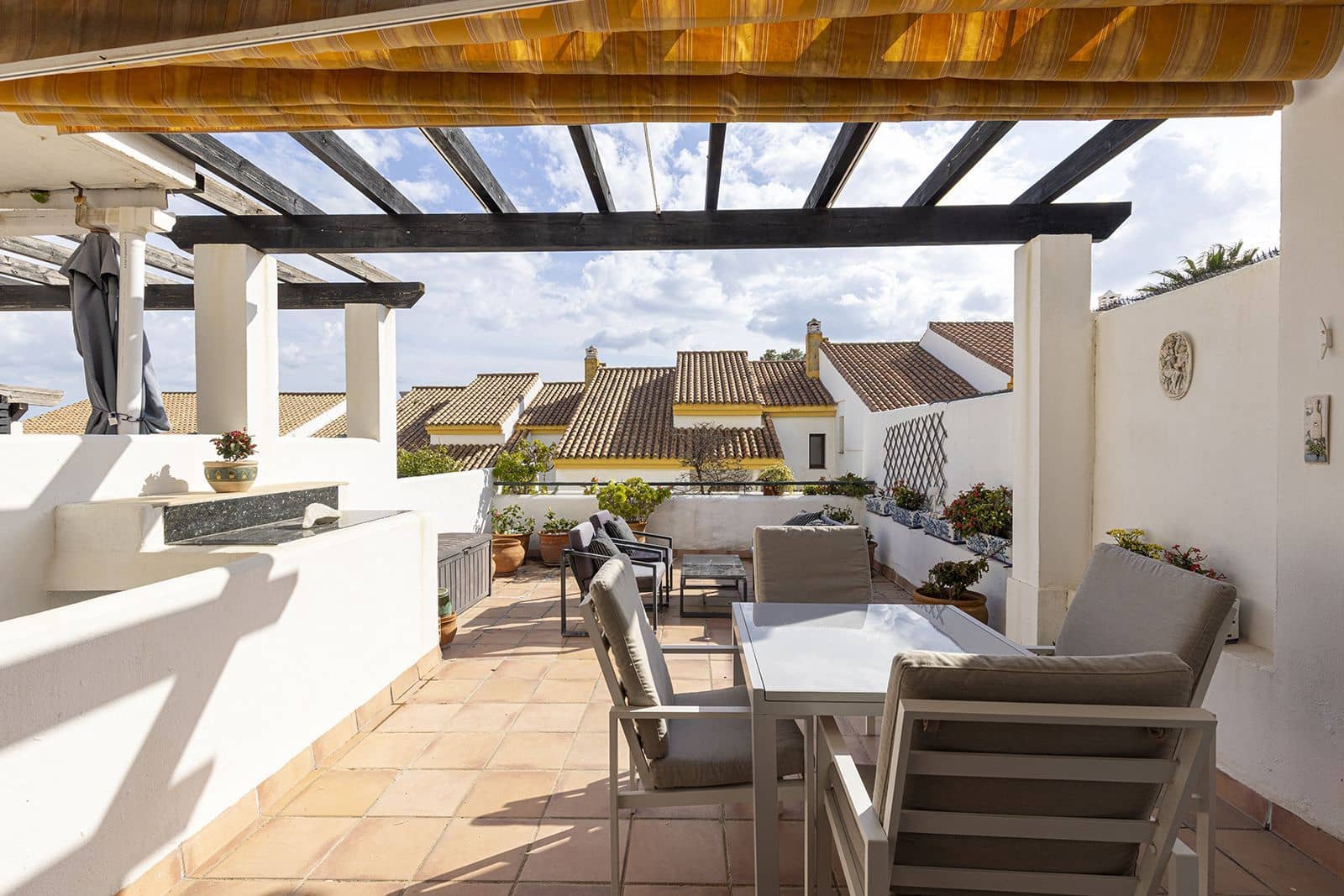 4 quarto Casa em Banda para venda em La Duquesa / Puerto de la Duquesa - 450 000 € (Ref: 9677229)