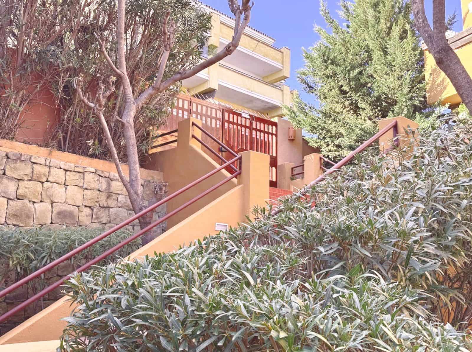 3 bedroom Apartment for sale in Riviera del Sol - € 334,000 (Ref: 9677230)