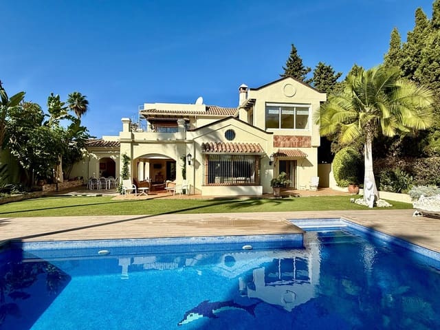 Chalet de 4 habitaciones en Cancelada, Estepona en venta - 1.875.000 € (Ref: 9677231)