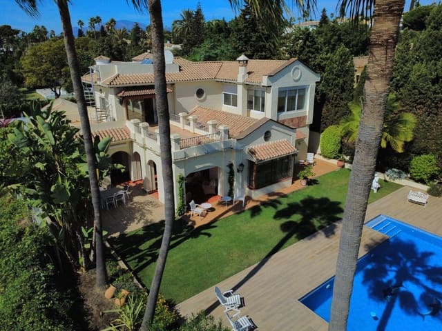 Chalet de 4 habitaciones en Cancelada, Estepona en venta - 1.875.000 € (Ref: 9677231)
