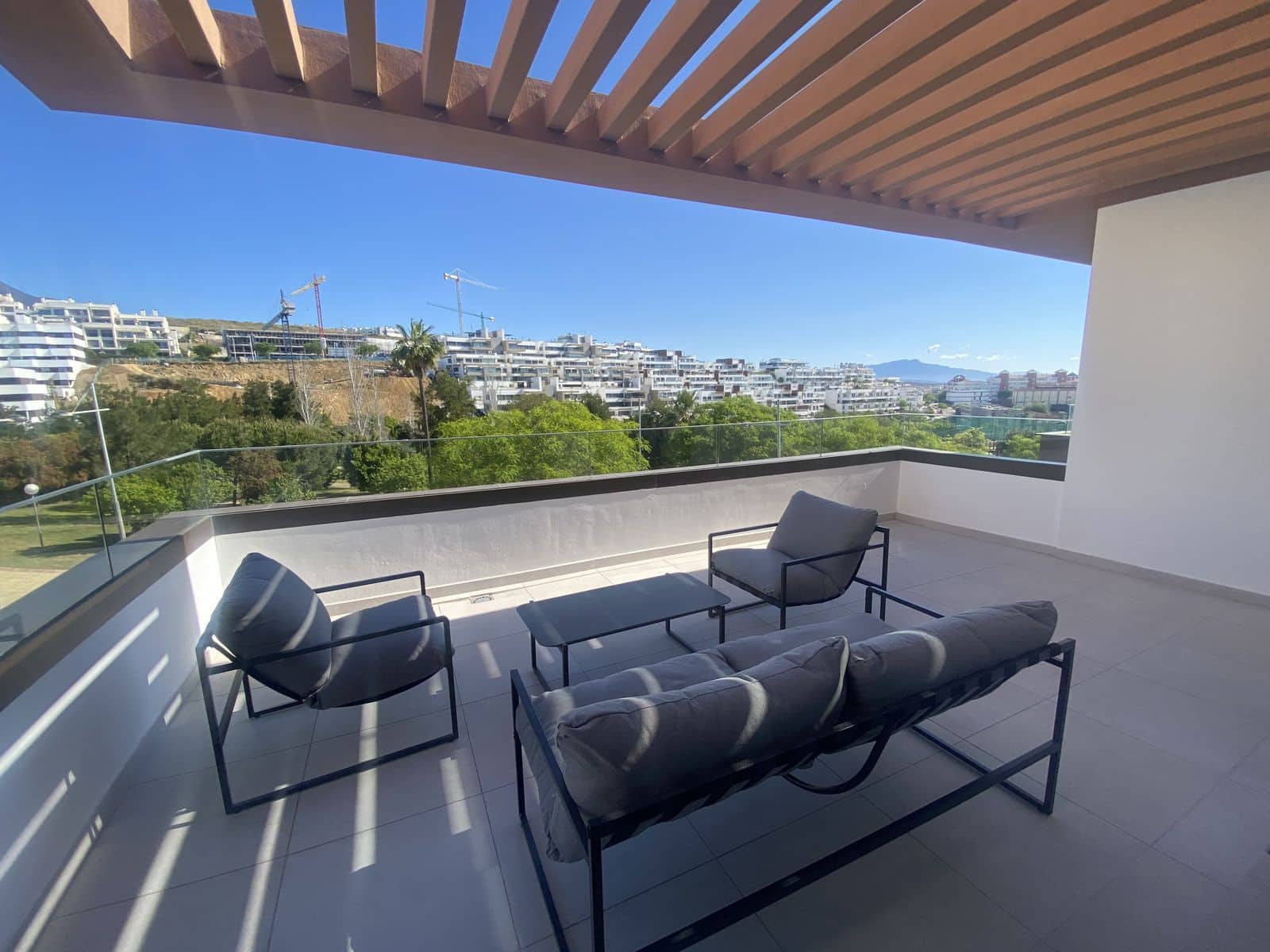 3 sypialnia Apartament na sprzedaż w Estepona - 690 000 € (Ref: 9677236)