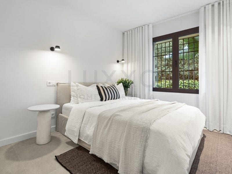 Apartamento de 2 habitaciones en Benahavís en venta - 675.000 € (Ref: 9677238)