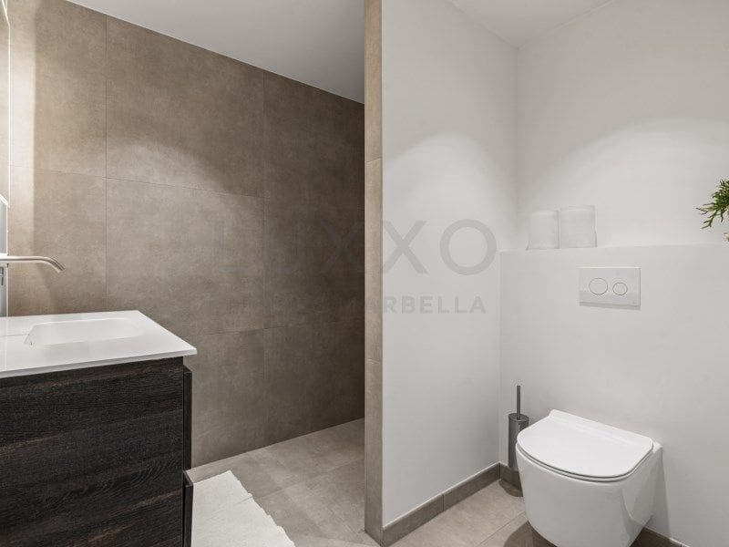 Apartamento de 2 habitaciones en Benahavís en venta - 675.000 € (Ref: 9677238)