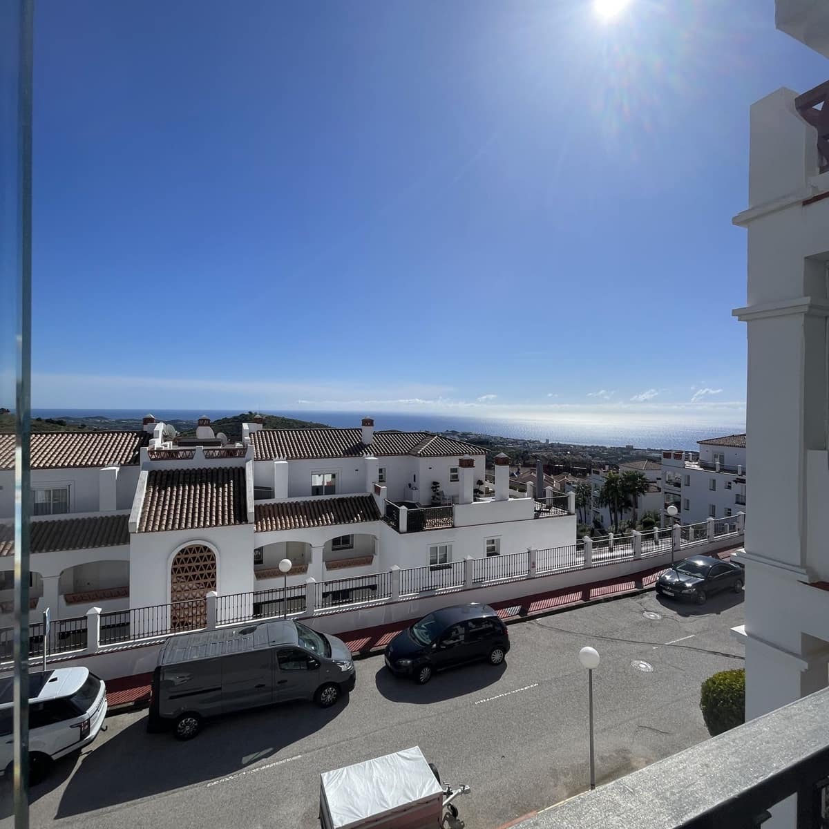 2 bedroom Apartment for sale in Calahonda - € 450,000 (Ref: 9677239)