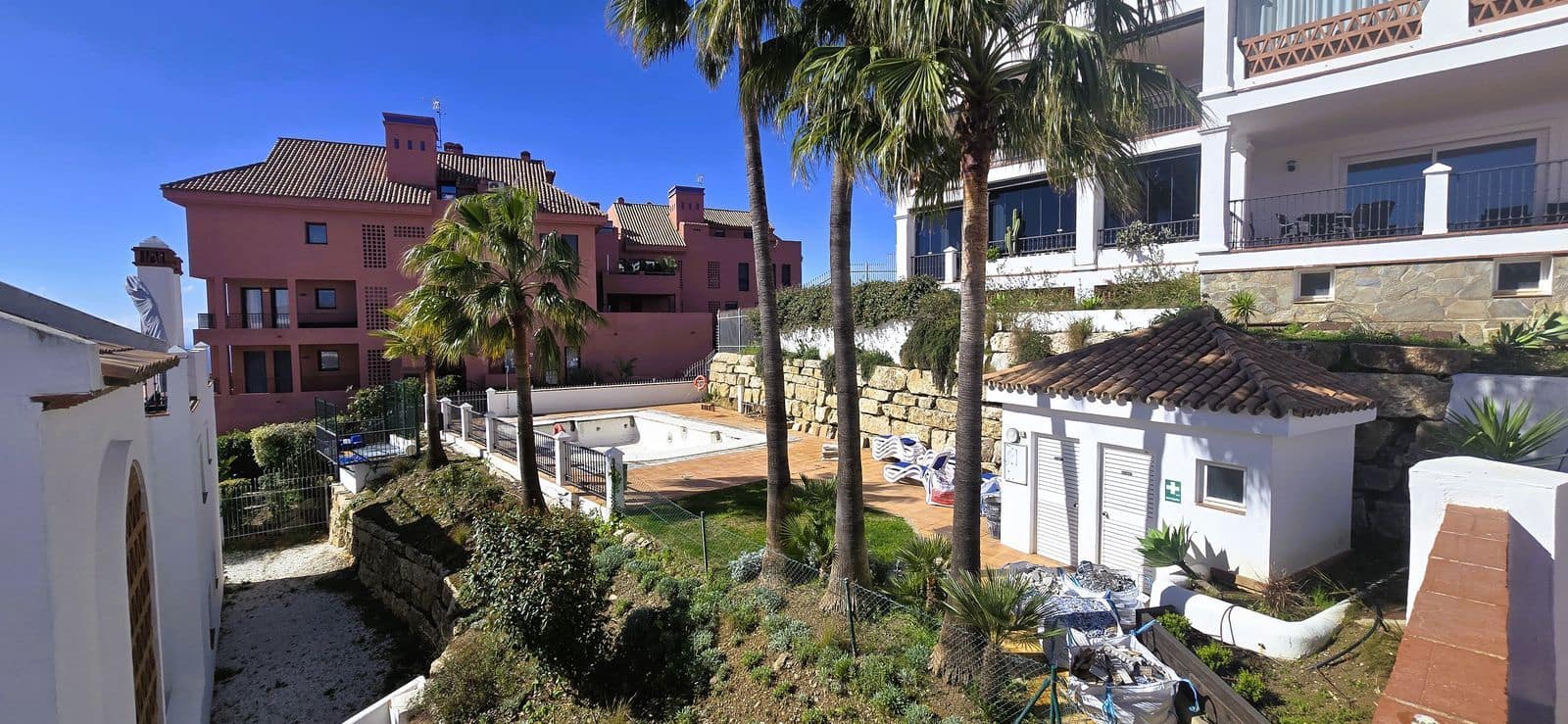 2 bedroom Apartment for sale in Calahonda - € 450,000 (Ref: 9677239)