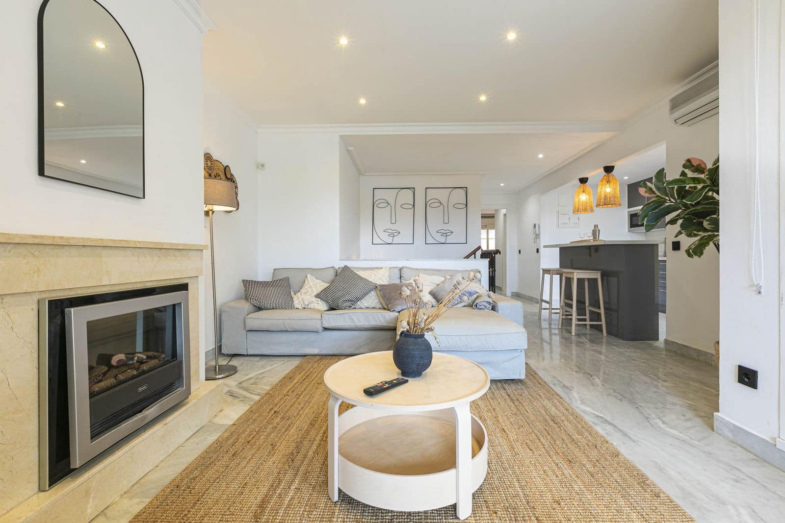 2 slaapkamer Appartement te koop in Nueva Andalucia - € 535.000 (Ref: 9677243)