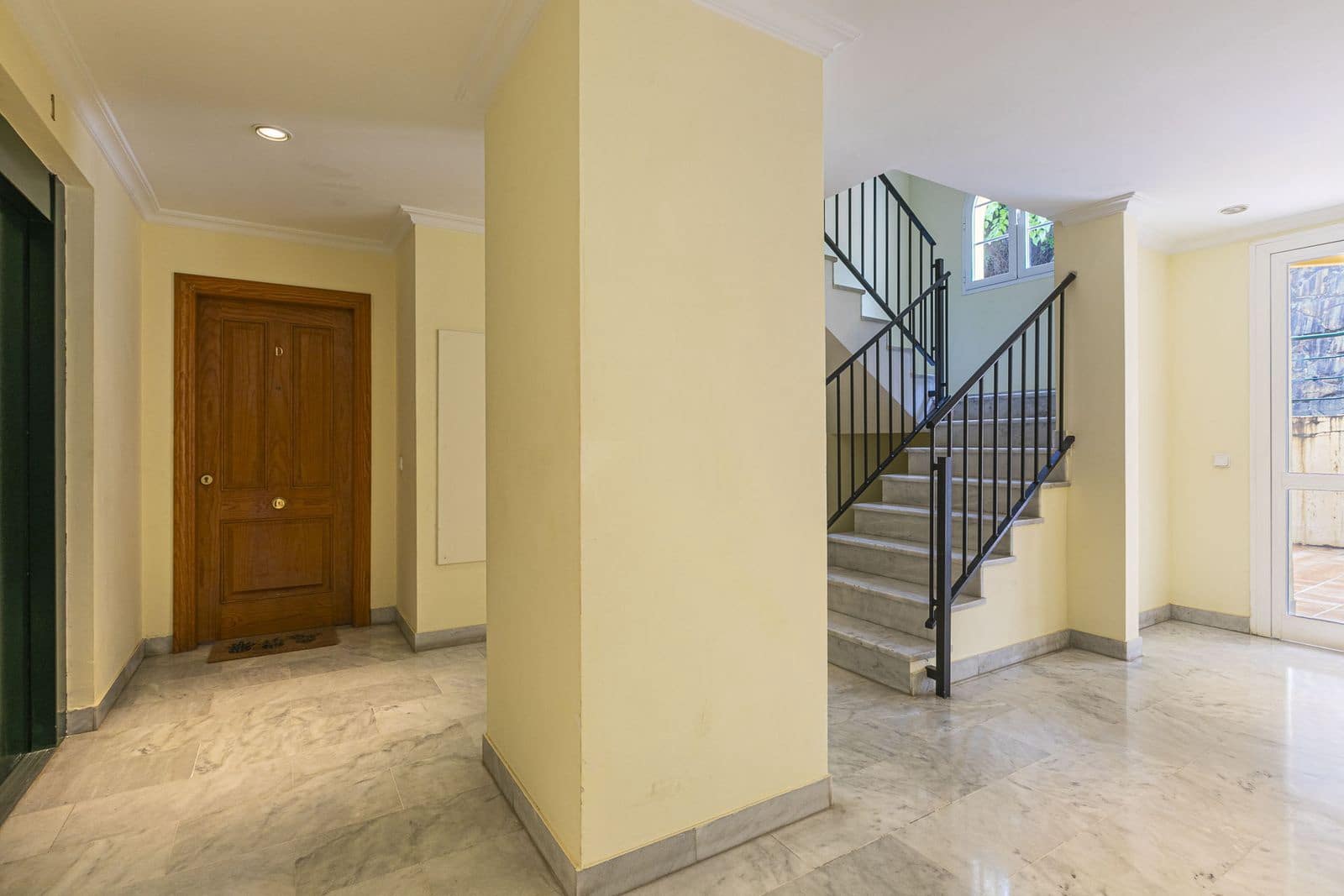 2 slaapkamer Appartement te koop in Nueva Andalucia - € 535.000 (Ref: 9677243)