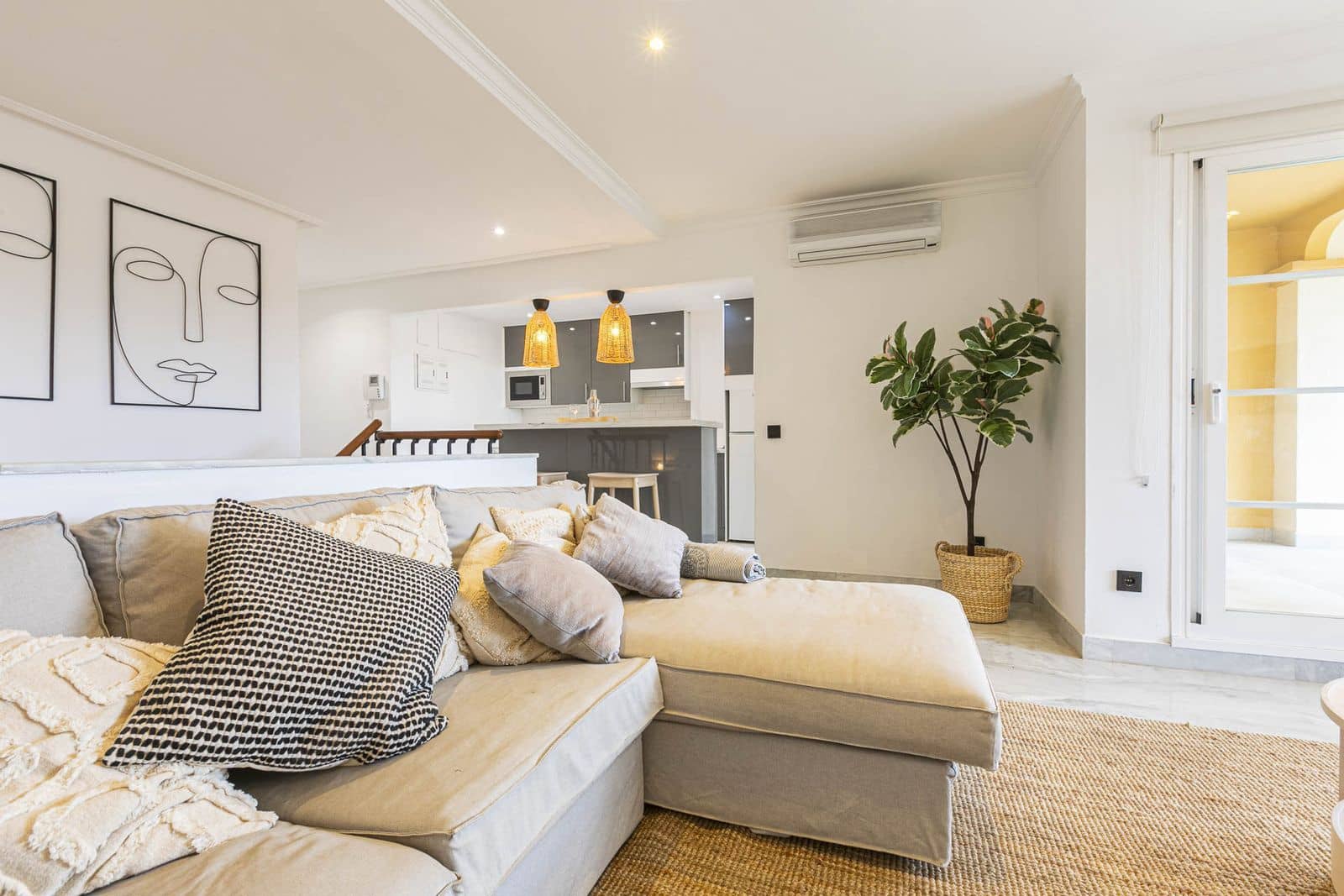 2 slaapkamer Appartement te koop in Nueva Andalucia - € 535.000 (Ref: 9677243)