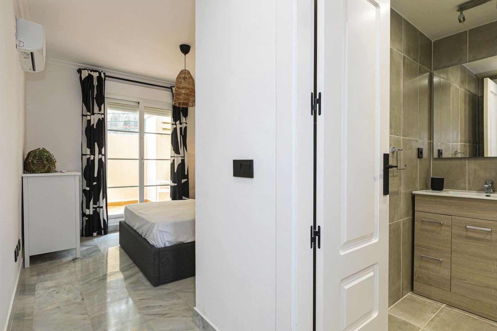 2 slaapkamer Appartement te koop in Nueva Andalucia - € 535.000 (Ref: 9677243)