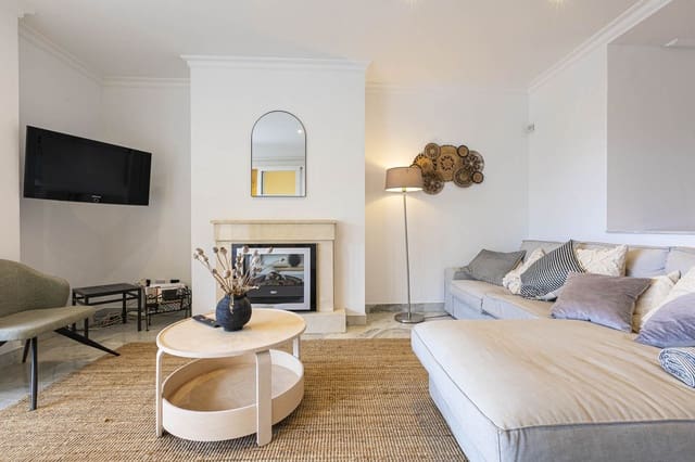 2 slaapkamer Appartement te koop in Nueva Andalucia, Marbella - € 535.000 (Ref: 9677243)