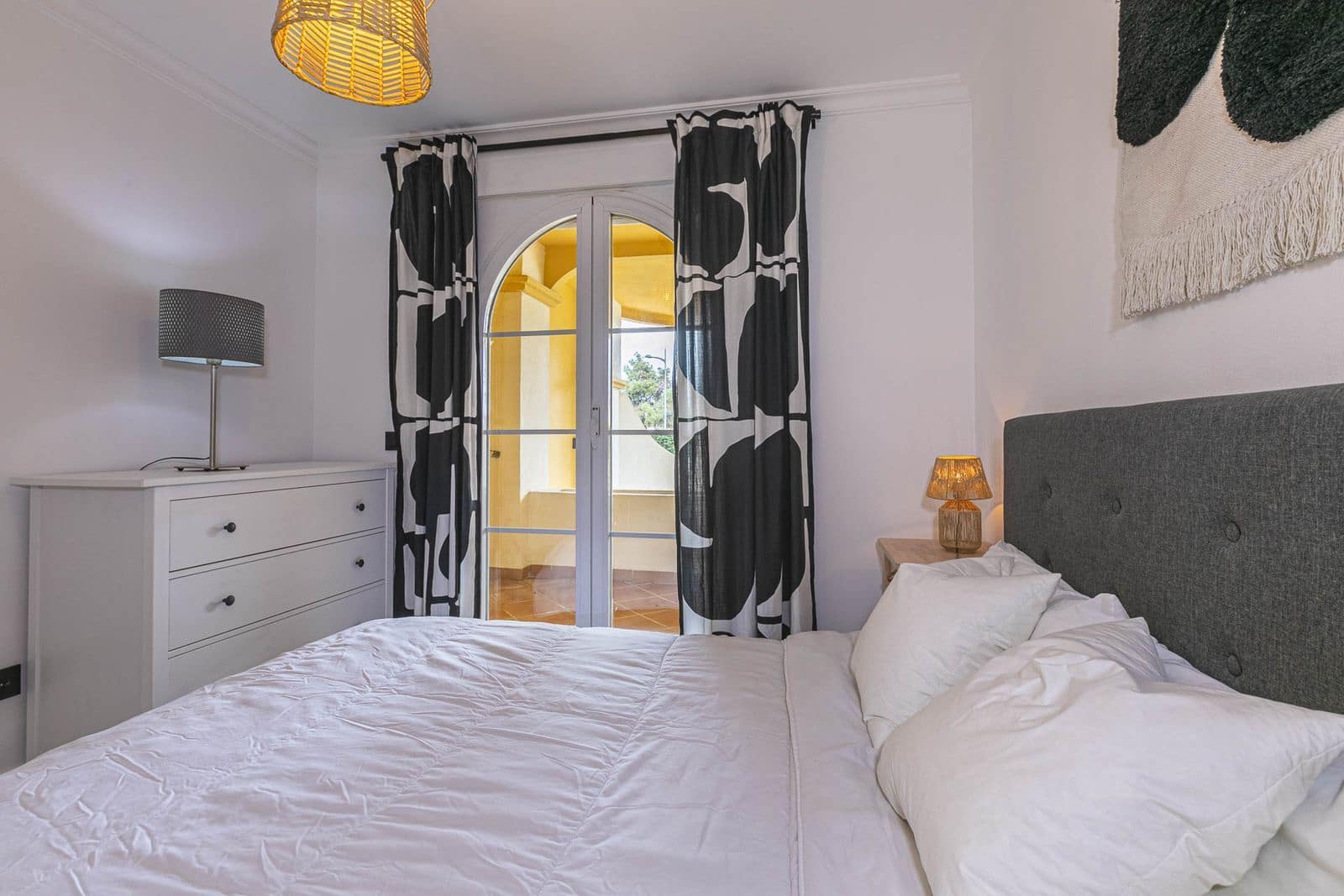 2 slaapkamer Appartement te koop in Nueva Andalucia - € 535.000 (Ref: 9677243)