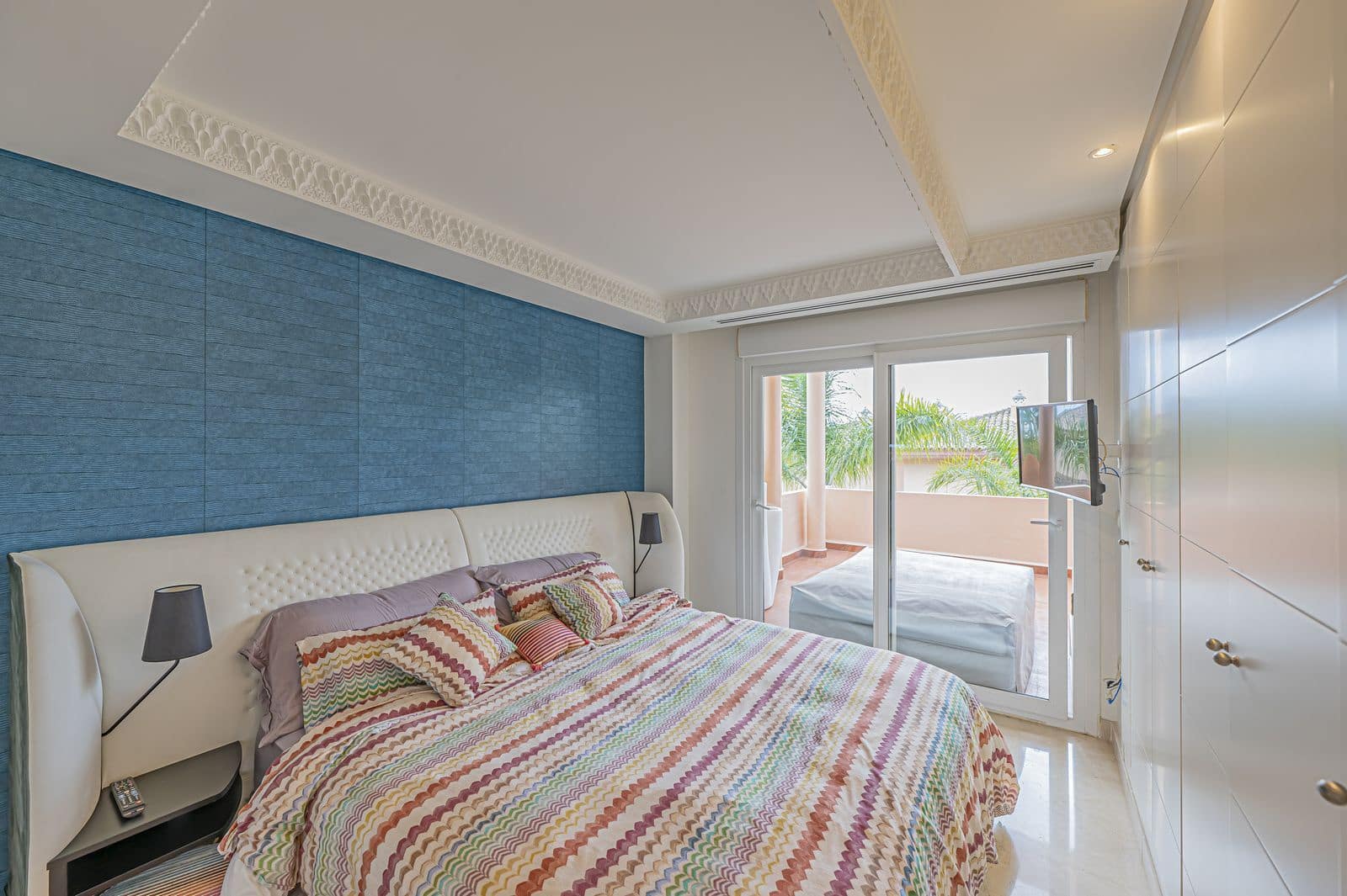 3 bedroom Apartment for sale in Nueva Andalucia - € 765,000 (Ref: 9677247)