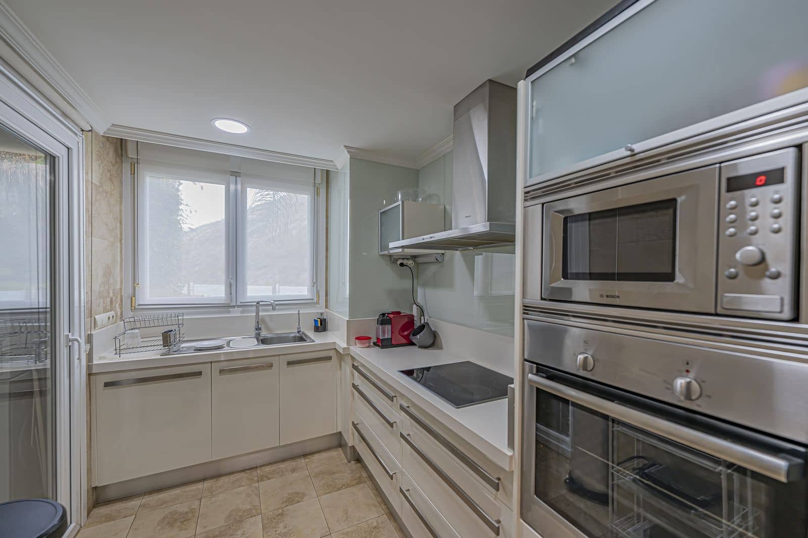 3 bedroom Apartment for sale in Nueva Andalucia - € 765,000 (Ref: 9677247)