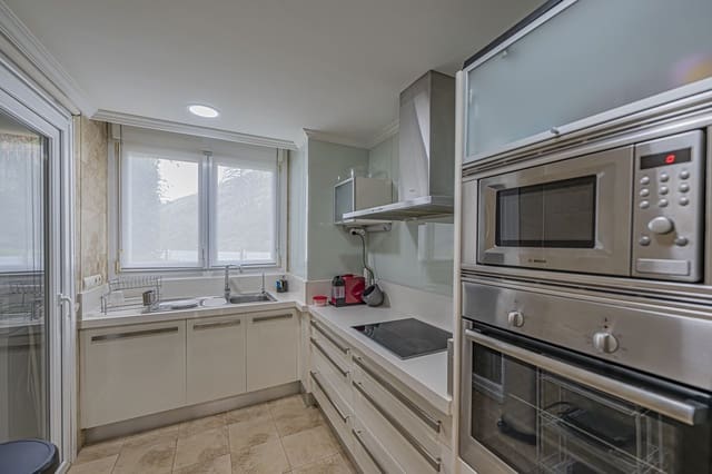 3 bedroom Apartment for sale in Nueva Andalucia, Marbella - € 765,000 (Ref: 9677247)