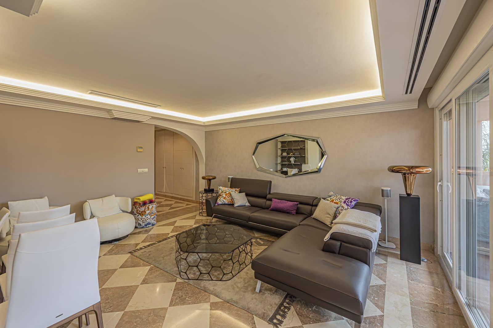 3 bedroom Apartment for sale in Nueva Andalucia - € 765,000 (Ref: 9677247)