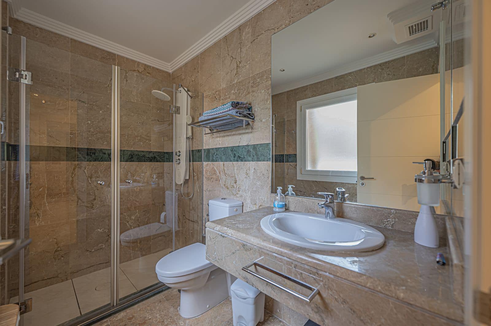 3 bedroom Apartment for sale in Nueva Andalucia - € 765,000 (Ref: 9677247)