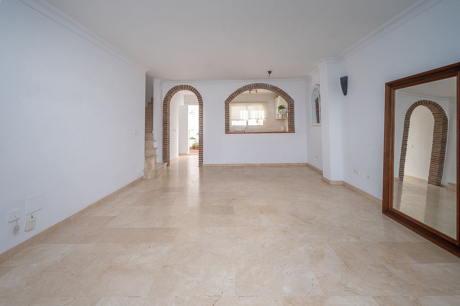 Casa de 3 habitaciones en Riviera del Sol en venta - 450.000 € (Ref: 9677250)