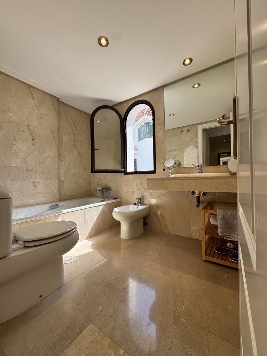 2 soveværelse Lejlighed til salg i Golden Mile - € 495.000 (Ref: 9677254)