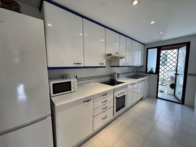 2 soveværelse Lejlighed til salg i Golden Mile, Marbella - € 495.000 (Ref: 9677254)