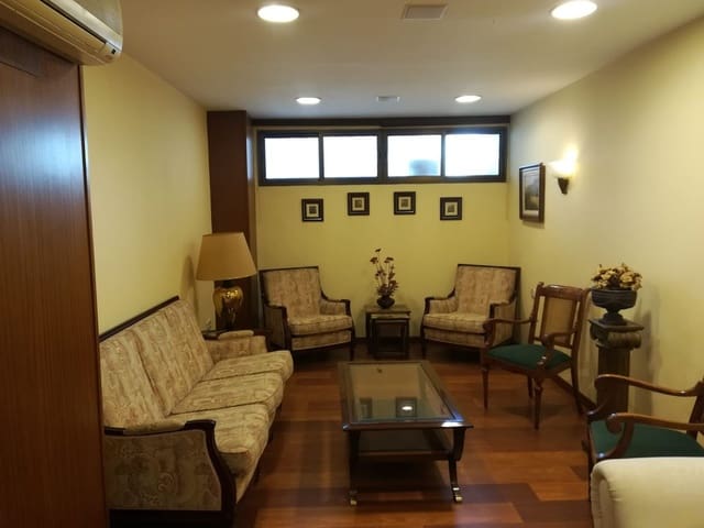 5 sypialnia Komercyjne na sprzedaż w Marbella - 1 350 000 € (Ref: 9677255)