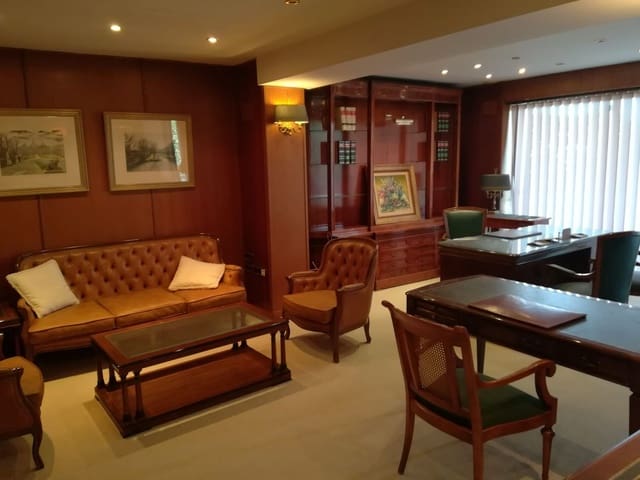 5 sypialnia Komercyjne na sprzedaż w Marbella - 1 350 000 € (Ref: 9677255)