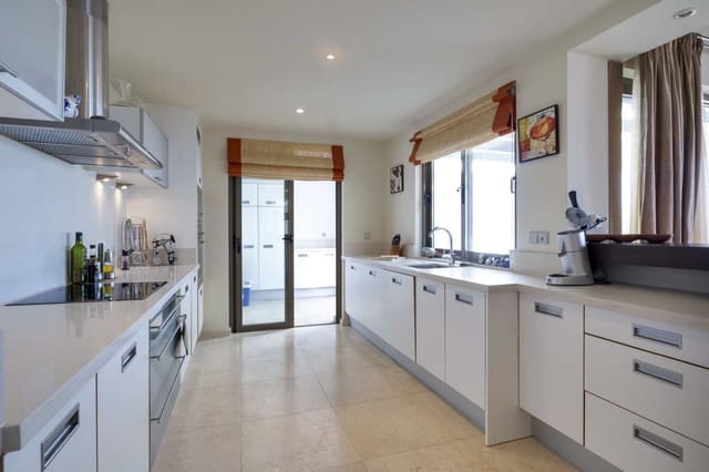 3 soveværelse Penthouse til salg i Benahavís - € 1.395.000 (Ref: 9677257)