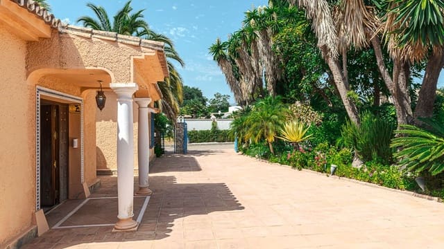 4 camera da letto Villa in vendita in Estepona - 1.850.000 € (Rif: 9677260)