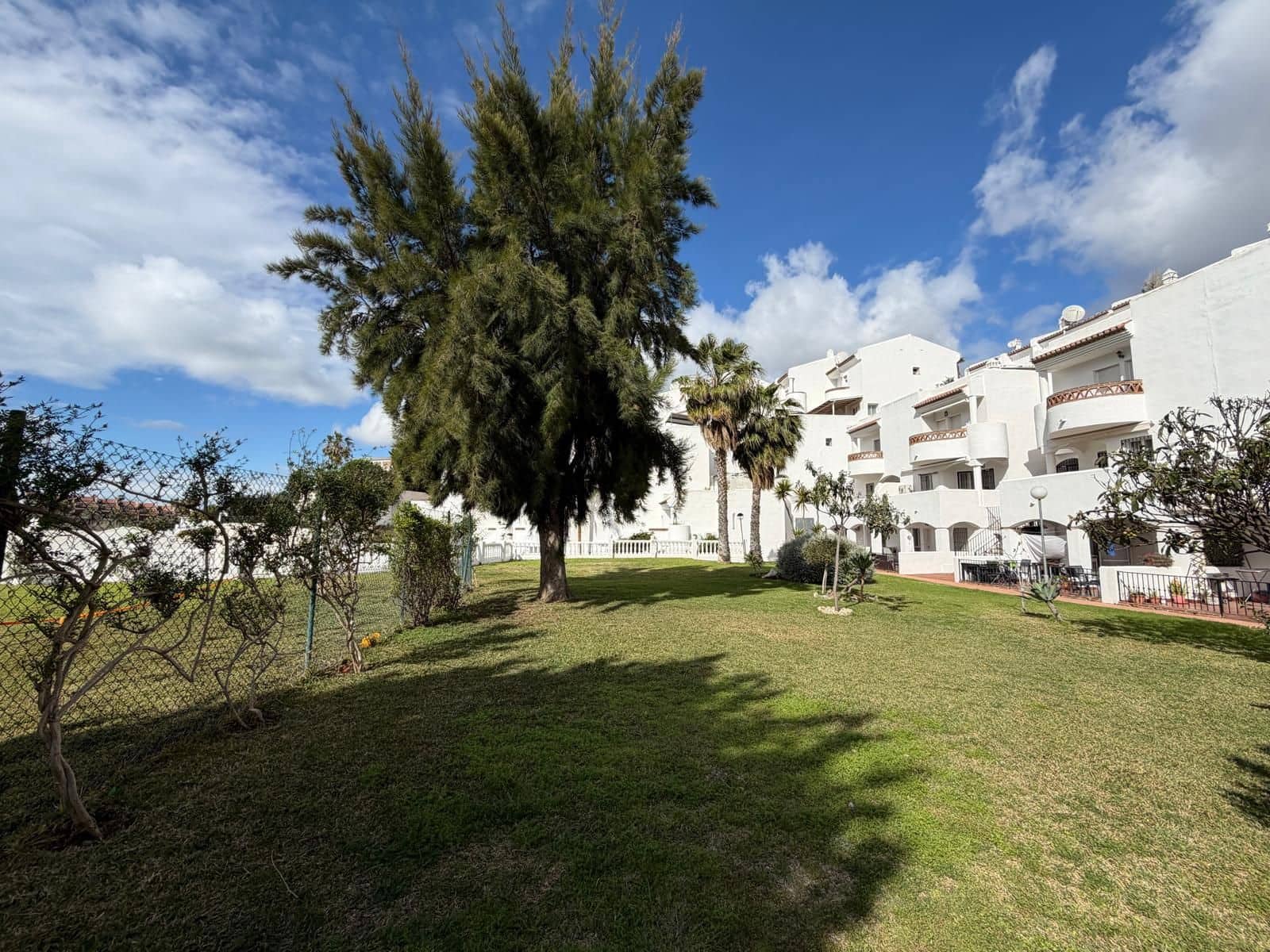 Apartamento de 2 habitaciones en Benalmádena en venta - 350.000 € (Ref: 9677266)