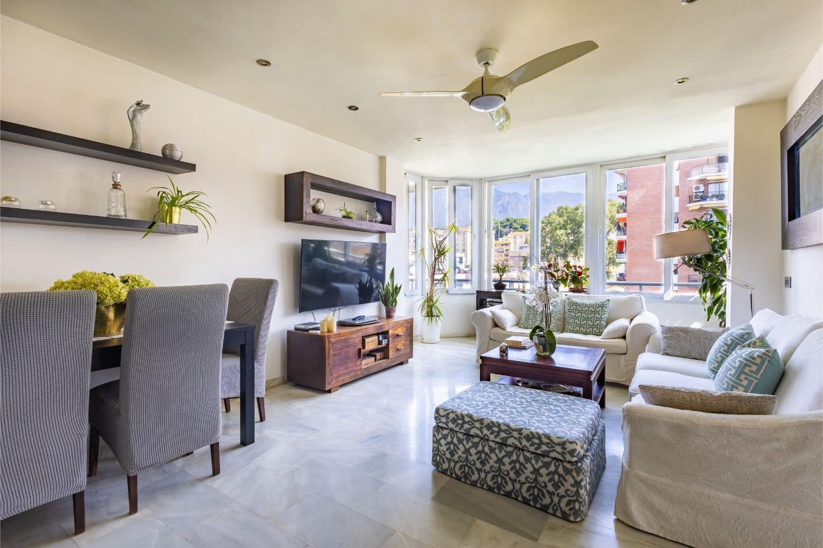 2 bedroom Penthouse for sale in Marbella - € 650,000 (Ref: 9677269)