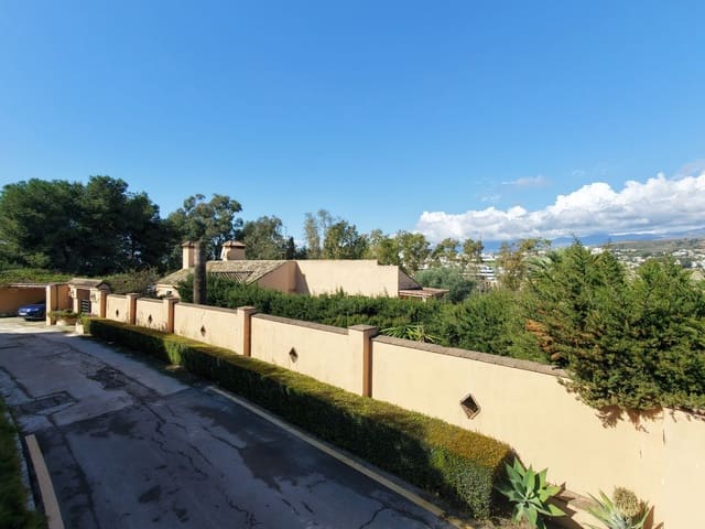 Chalet de 6 habitaciones en Nueva Atalaya, Estepona en venta - 2.000.000 € (Ref: 9677270)