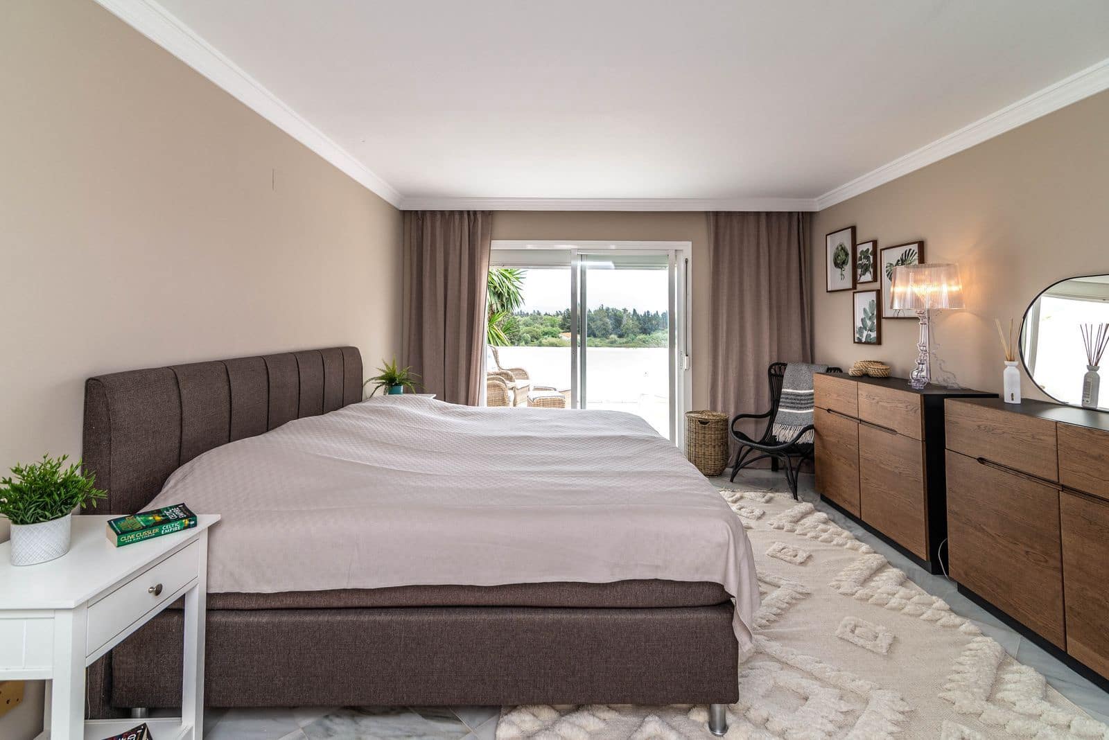 4 bedroom Townhouse for sale in Puerto Banus - € 1,190,000 (Ref: 9677272)