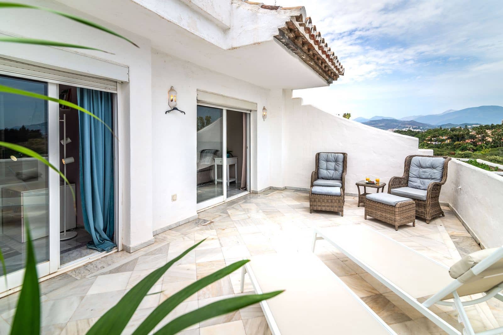 4 bedroom Townhouse for sale in Puerto Banus - € 1,190,000 (Ref: 9677272)