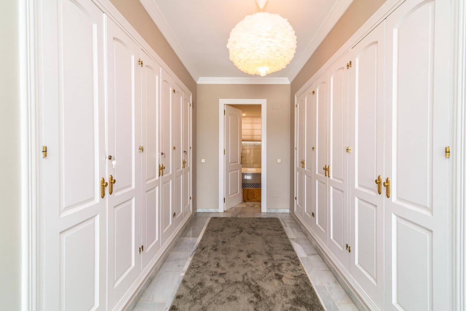 4 bedroom Townhouse for sale in Puerto Banus - € 1,190,000 (Ref: 9677272)