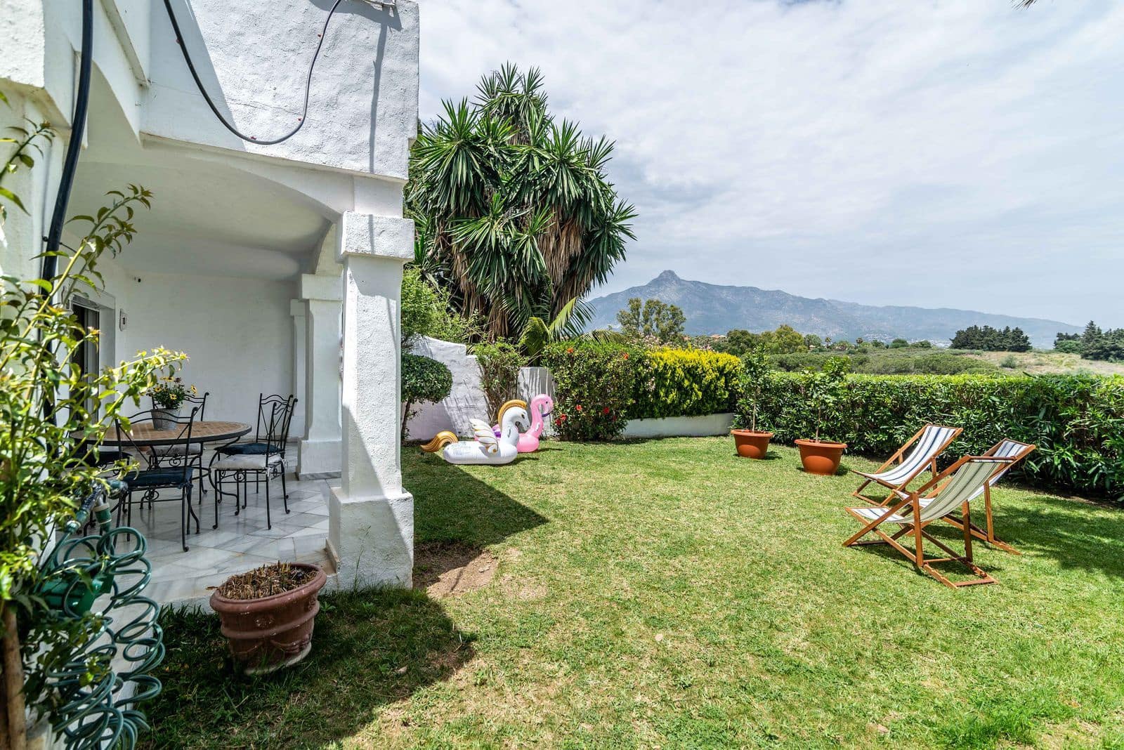 4 bedroom Townhouse for sale in Puerto Banus - € 1,190,000 (Ref: 9677272)