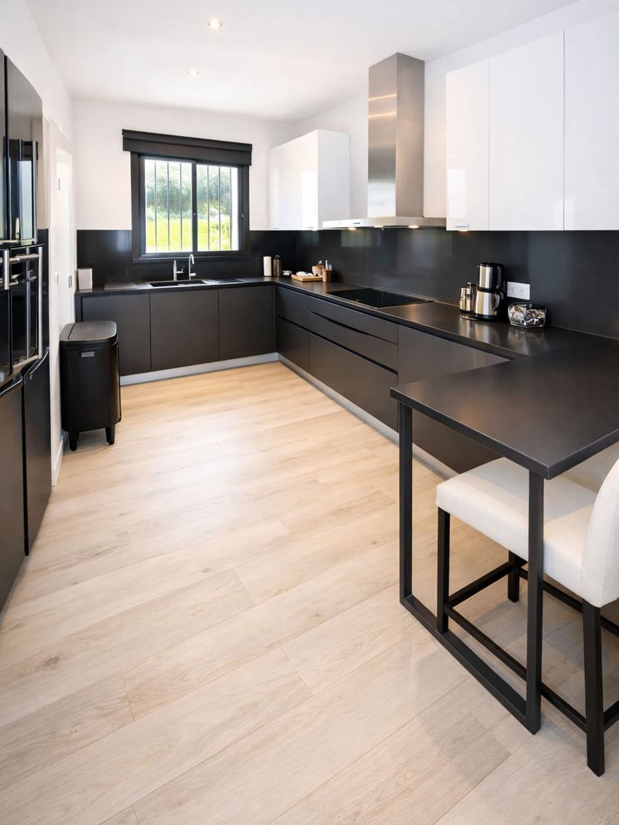 3 bedroom Townhouse for sale in Sotogrande - € 800,000 (Ref: 9677276)