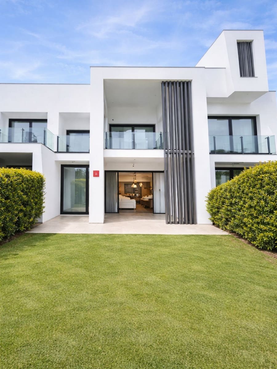 3 bedroom Townhouse for sale in Sotogrande - € 800,000 (Ref: 9677276)