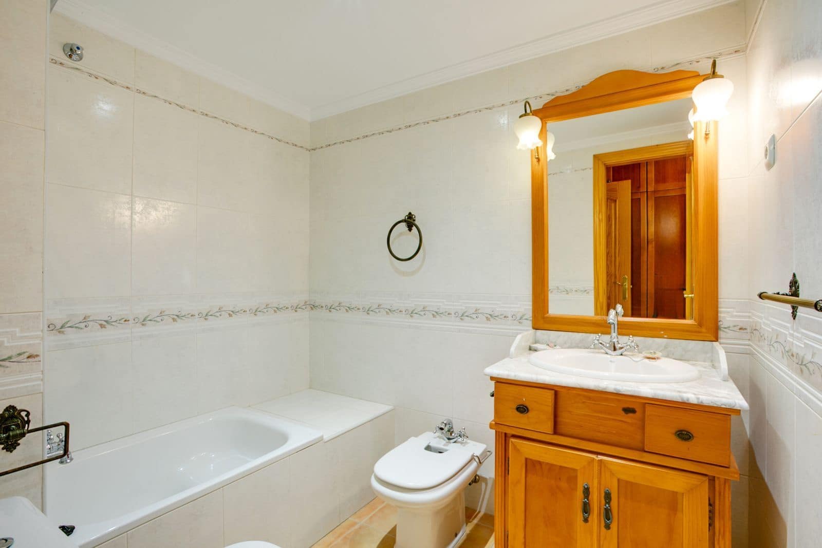 4 slaapkamer Appartement te koop in Estepona - € 350.000 (Ref: 9677282)