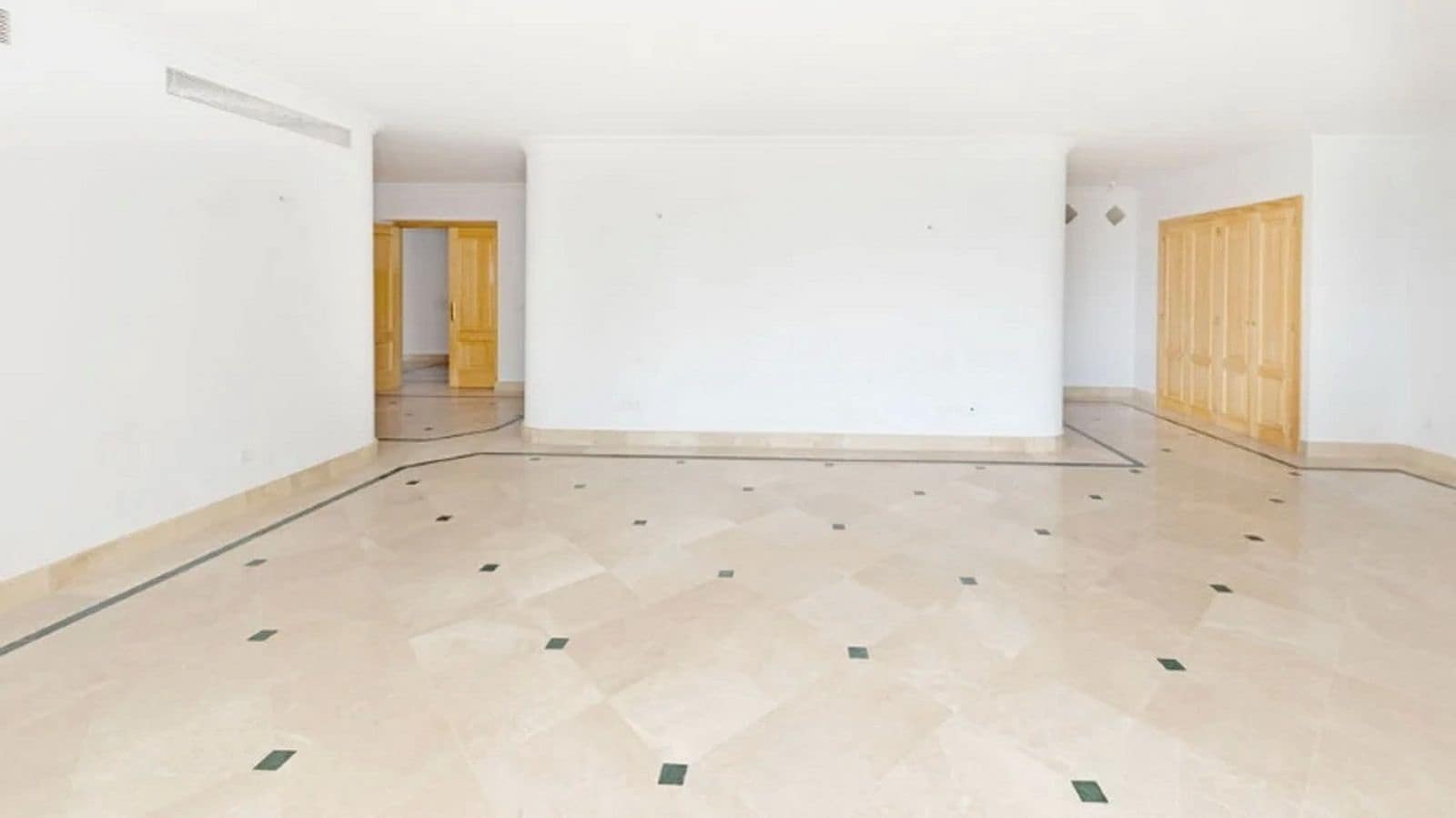 Chalet de 5 habitaciones en Benahavís en venta - 2.150.000 € (Ref: 9677283)