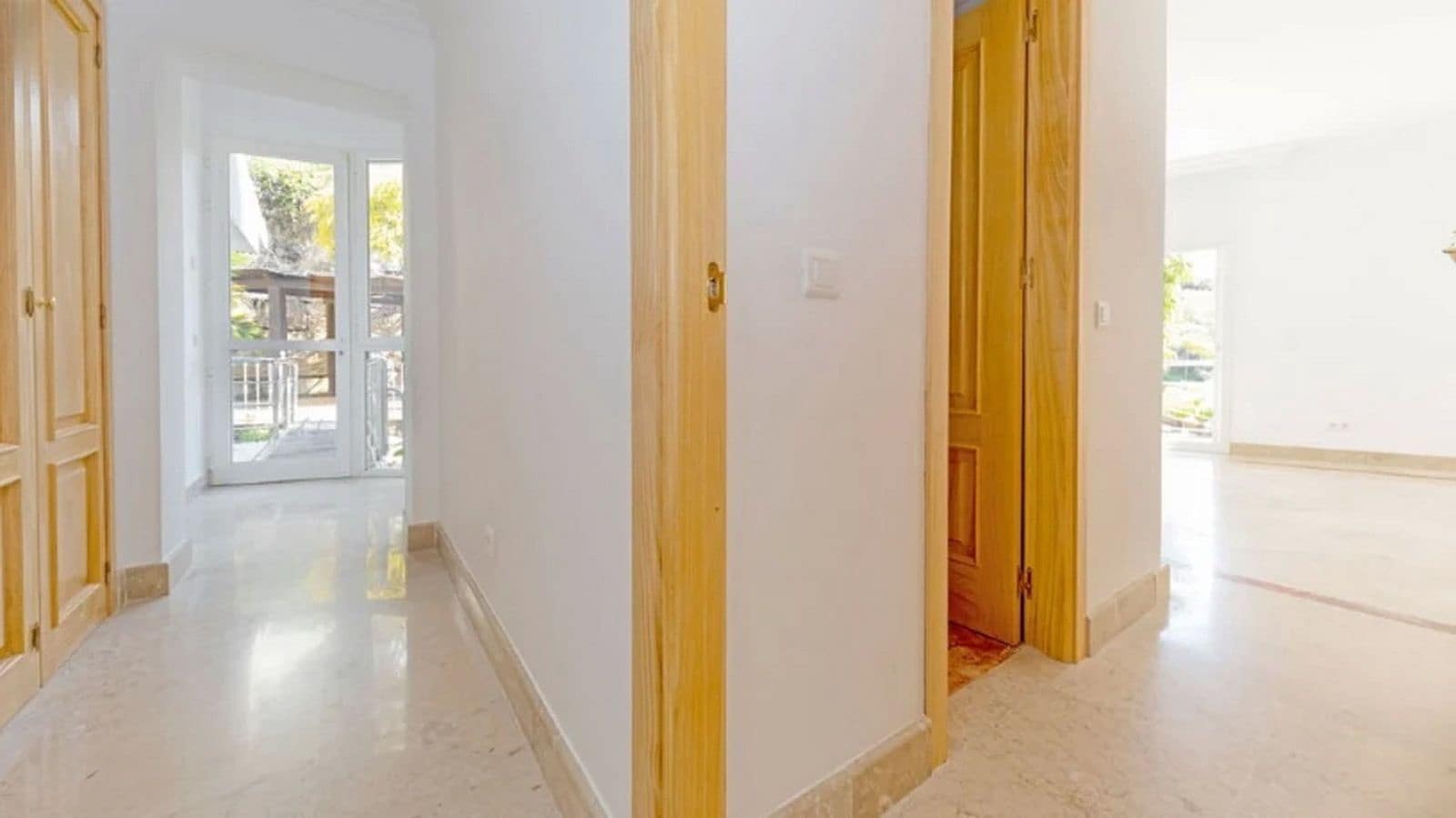 Chalet de 5 habitaciones en Benahavís en venta - 2.150.000 € (Ref: 9677283)